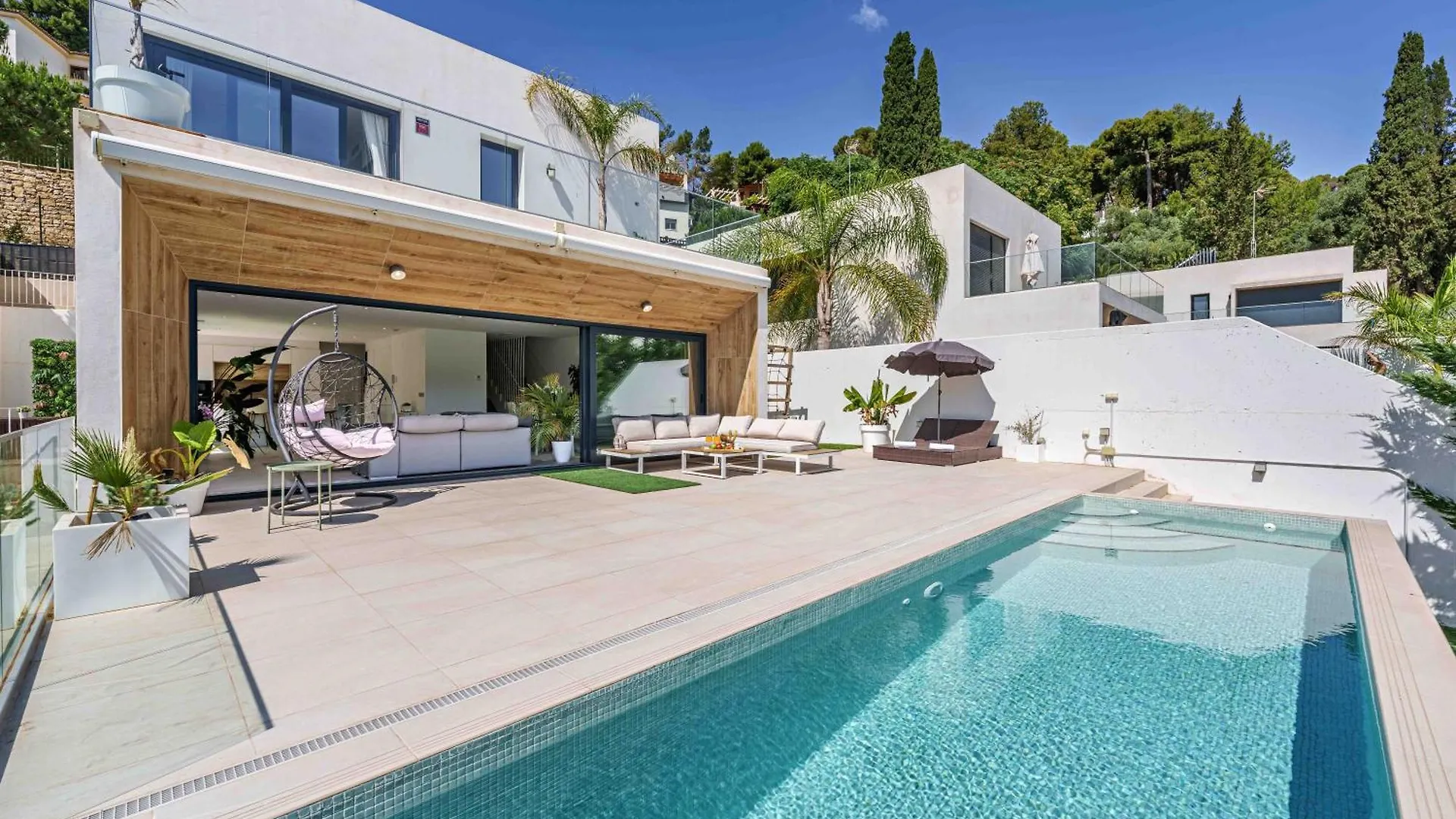 Fabulosa Villa Foresta En Torremolinos Para Familias Con Piscina Privada contacts
