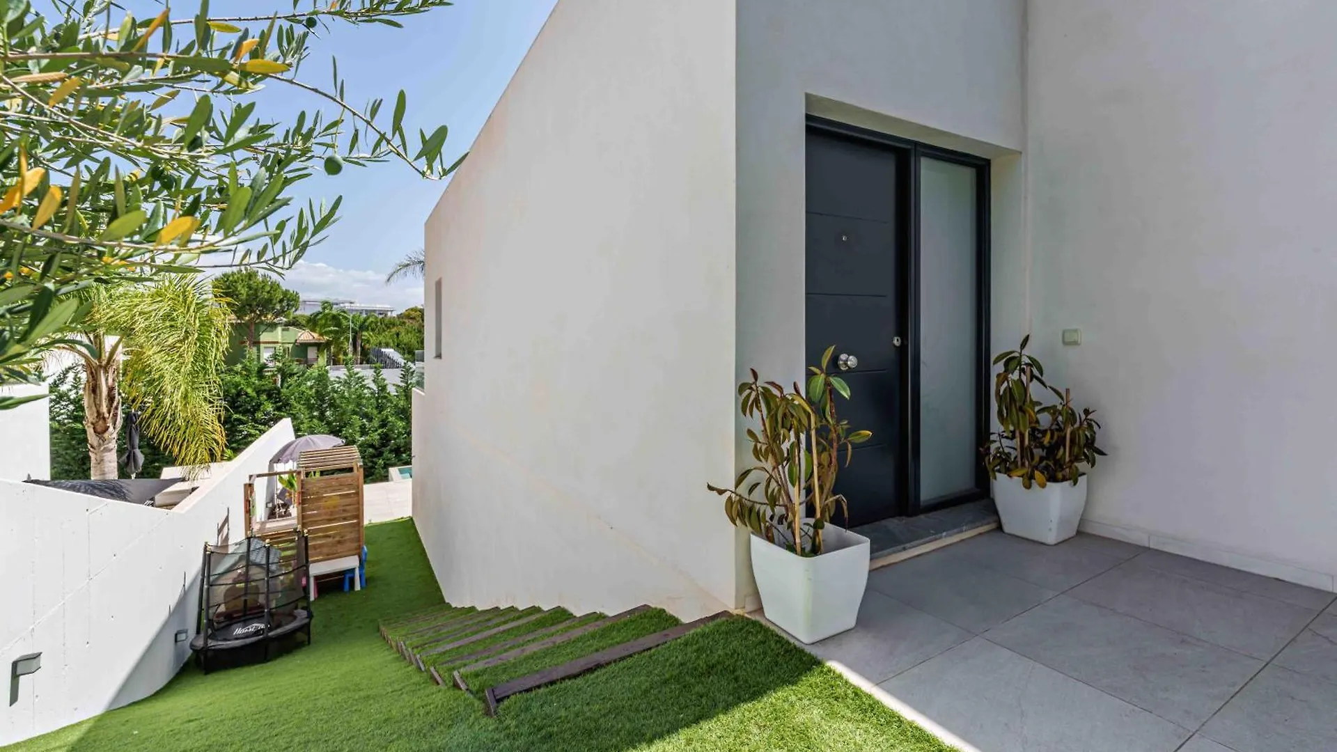 Fabulosa Villa Foresta En Torremolinos Para Familias Con Piscina Privada